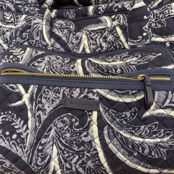 Vera Bradley paisley Weekender Travel Bag EUC! - Picture 4 of 8